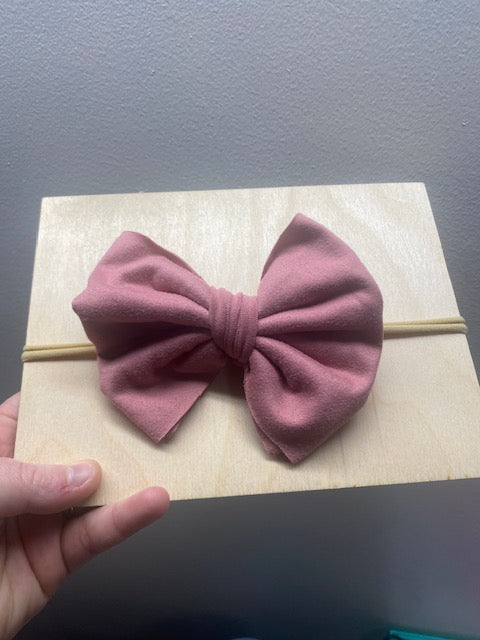 Green 4in Bow on Nylon