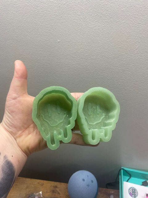 Dripping Smiley Ventclip Destash Mold